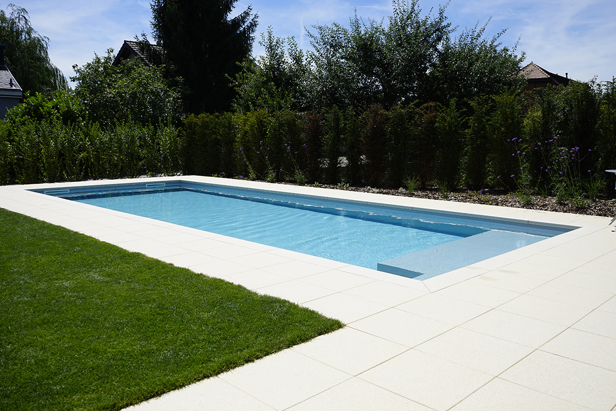 Piscine de jardin en béton